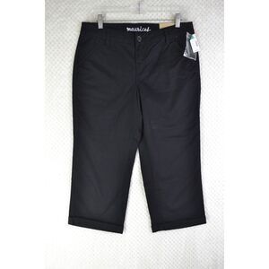 Maurices Women's 9/10 Black Cuffed Capri Pants